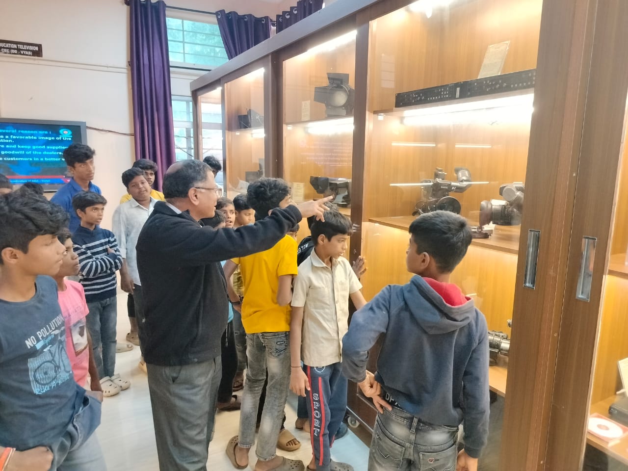 The students of Kaliyuva Mane visited the EMRC Museum on January 15, 2025