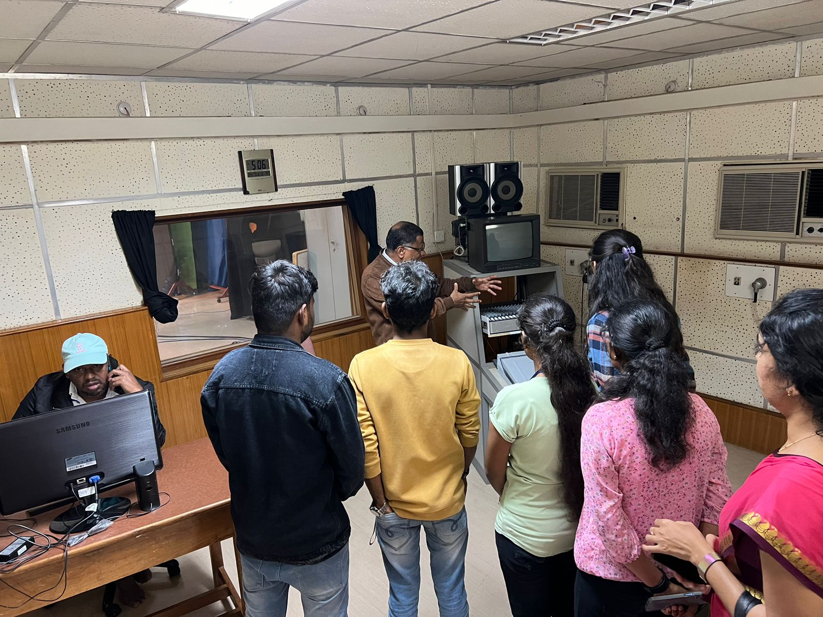 The Students and staff from Sri Siddhartha First Grade College in Tumkur visited EMRC Mysore